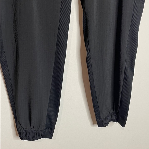 Athleta | Women’s Black Textured Brooklyn Pants Size 4 - Picture 4 of 9